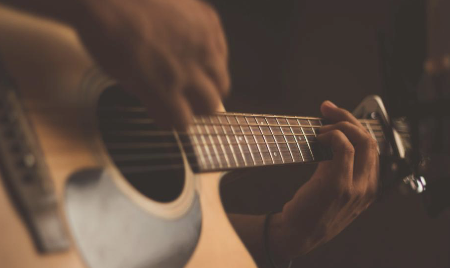 ACOUSTIC CAFE: CALUM GILLIGAN + SARAH ROSE + ERIC WALKER