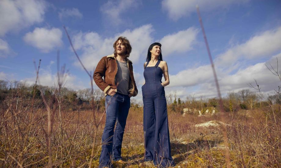 HANNAH SANDERS & BEN SAVAGE WITH JON THORNE