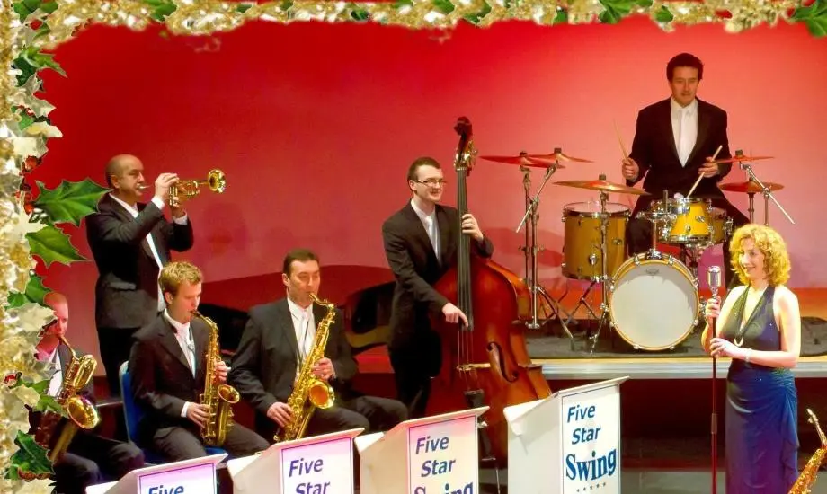 FIVE STAR SWING - AT CHRISTMAS